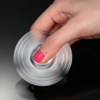 Métal en alliage de zinc Mini Tri Fidget main Finger Spinner Spin Widget Mise au point Toy EDC Pocket Desktoy Triangle cadeau pour les adultes TDAH enfants soulager l