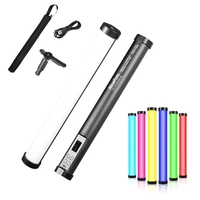 NiceFoto TC-210RGB RGB LED Full Color Light Tube Baguette de lumière de remplissage portable avec température bicolore 2500K-9900K Luminosité réglable en continu 21 types de scène dynamique Effets spéciaux CRI≥95 pour l