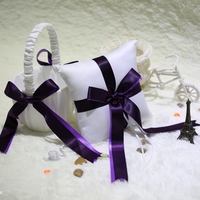 Oreiller romantique en satin doux en forme de coussin + panier de mariage en satin fleur