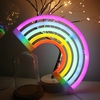 Rainbow Design Néon LED Coloré Applique Murale Veilleuse avec Port de Chargement USB 3 * AA Batterys Alimenté Par Cellule Pour Enfants Chambre Salon Décoration de La Maison Décor Cadeau Présent