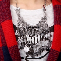 Rétro ethnique turque indien Style Bohème Bijoux pendentif pièce de sculpture glands collier Vintage Antique Chunky Metal collier de chien