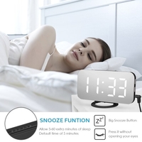 Réveil numérique LED avec grand écran de police blanche,  miroir,  surface,  fonction Snooze,  double port de charge USB pour la chambre à coucher,  chambre d