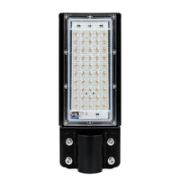 Réverbère AC180-240V 50W 50LEDs avec support de montage Réverbère à connexion filaire IP65 Projecteur à LED sécurisé extérieur résistant à l