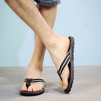Sandales pour hommes Flip-Flop Slipper Chaussures Anti-Slip EVA Flip Flops Chaussures plates avec semelle confortable pour la maison intérieure extérieure Plage Mer