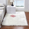 Tapis moelleux en laine de peau de mouton de forme rectangulaire avec une peluche ultra douce