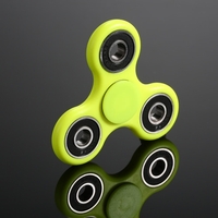 Tri Fidget main Finger Spinner Spin Widget Mise au point Jouet de haute qualité Ayant EDC Pocket Desktoy Triangle cadeau pour les adultes TDAH enfants lumineux rougeoyant dans The Dark Compact Stress soulager l