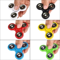 Tri Triangle Fidget Spinner Spinner Widget Focus Toy EDC Pocket Desktoy Cadeau en plastique pour ADHD ADD Enfants Adultes Soulager Stress Anxiété Boredom Killing Time