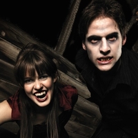 Une paire de fausses dents Halloween Vampire Zombie