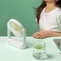 Ventilateur USB de bureau multifonctionnel Conception portable Fonctionnement à faible bruit avec pale de ventilateur détachable à vent réglable à 4 vitesses Gris