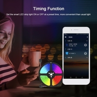Wi-Fi RGB LED Strip Lights étanche 32.8ft 300 LED avec télécommande IR et contrôleur Wi-Fi Smart APP & commande vocale et minuterie changeant de couleur 5050 lumières LED pour la fête au plafond de la pièce (DC 12V / 6A)