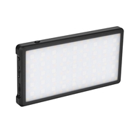 YONGNUO YN135 Lampe vidéo de poche RVB LED Lampe de photographie 3200K-5600K CRI95+ Dimmable 14 effets d