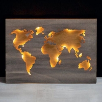 Carte du monde en bois