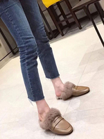 922672