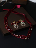Accessoires rouges de cheveux de velours de chapeaux de coiffes de mariage pour la mariée