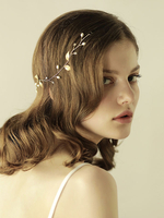 Bandeau de mariage en or en bandeau avec détail de bandeau pour la mariée