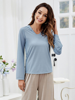 Blouse pour femme col bijou manches longues bébé bleu en mousseline de soie passepoil irrégulier t-shirt à capuche