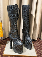 Bottes au genou pour femmes noires bout rond fermeture éclair imprimé serpent talons épais