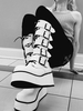 Bottes Lolita Gothiques Au Genou Oeillets Blancs À Lacets Métalliques Bout Rond En Cuir PU Chaussures Lolita