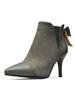 Bottine femme à bout pointu et petits talons en micro daim unicolore avec noeud Boots
