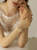 Bracelet de mariage en or; perles de mariée; poignet corsage