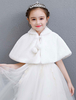 Cape de fille de fleur fille fausse fourrure ivoire
