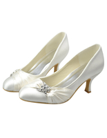Chaussure de mariée à bout rond en satin ivoire à petit talon avec strass
