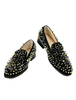 Chaussure en cuir noire artistique cloutée à semelle caoutchouche