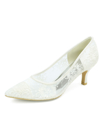 Chaussures de mariage dentelle ivoire bout pointu chaton talon glisser sur les talons de mariée