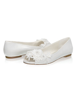 Chaussures de mariage plates Satin Peep Toe Chaussures de mariée avec des fleurs