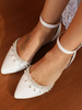 Chaussures De Mariée Plates Blanches À Bout Pointu Avec Bride À La Cheville Chaussures De Mariage
