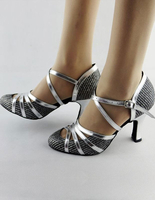 Chaussures de salon femme argent boucle réglable