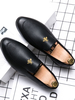 Chaussures mocassins pour hommes à la mode en cuir PU brodé sur des mocassins noirs