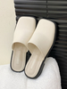 Chaussures mules blanches à bout carré et talon chiot pour femmes