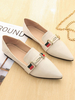 Chaussures plates pour femmes avec détails en métal; bout pointu; sans lacets; ballerines blanches en cuir PU
