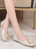 Chaussures plates pour femmes Détails en métal à bout carré en cuir PU à enfiler sur des ballerines abricot