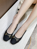 Chaussures plates pour femmes Détails en métal bout rond en cuir PU sans lacet ballerines noires
