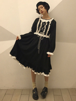 Classique Lolita OP Une Pièce Robe Col Rond Manches Longues Volants Deux Tons Lolita Noire Robe Déguisements Halloween