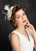 Coiffure de mariage chapeau plume blanc lin cheveux fleur (diamètre 15cm)