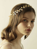 Coiffure de mariage métallique or pour femme de fiançailles