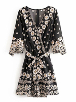 Combinaison bohème noire pour femme imprimé floral col en v manches 3/4 à lacets Polyester combinaison droite courte