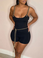 Combishort noir bretelles moulantes cou sans manches à lacets épaule ouverte une épaule polyester coupe fuselée combishort dété