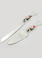 Couteau à gâteau orné de marié et mariée
