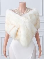 Couverture de mariage en fausse fourrure hauts blancs écru couverture de mariée