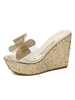 Eblouissantes tongs et sandales de plage en Synthétique à talons compensés peep-toe casual