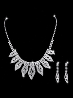 Ensemble de bijoux de mariage Boucles doreilles en argent et collier feuille Strass Ensemble de collier de mariée en perles