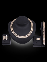 Ensemble de bijoux en or avec strass collier boucles doreilles Bracelet bague bijoux de fête