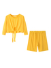 Ensembles de deux pièces en polyester jaune à col bijou; short décontracté à demi-manches; tenue pour femmes