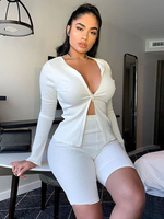 Ensembles Deux Pièces Top et Shorts à Col Décolleté en V avec Manches Longues Shorts Moulants Unicolore Sexy