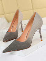 Escarpins à Talons Hautes Fins Femmes à Cuir Synthétique avec Paillettes avec Bout Pointu Un Dégradé de Gris Unicolore