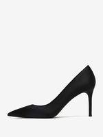 Escarpins à talons hauts en satin noirs à bout pointu et à talons aiguilles